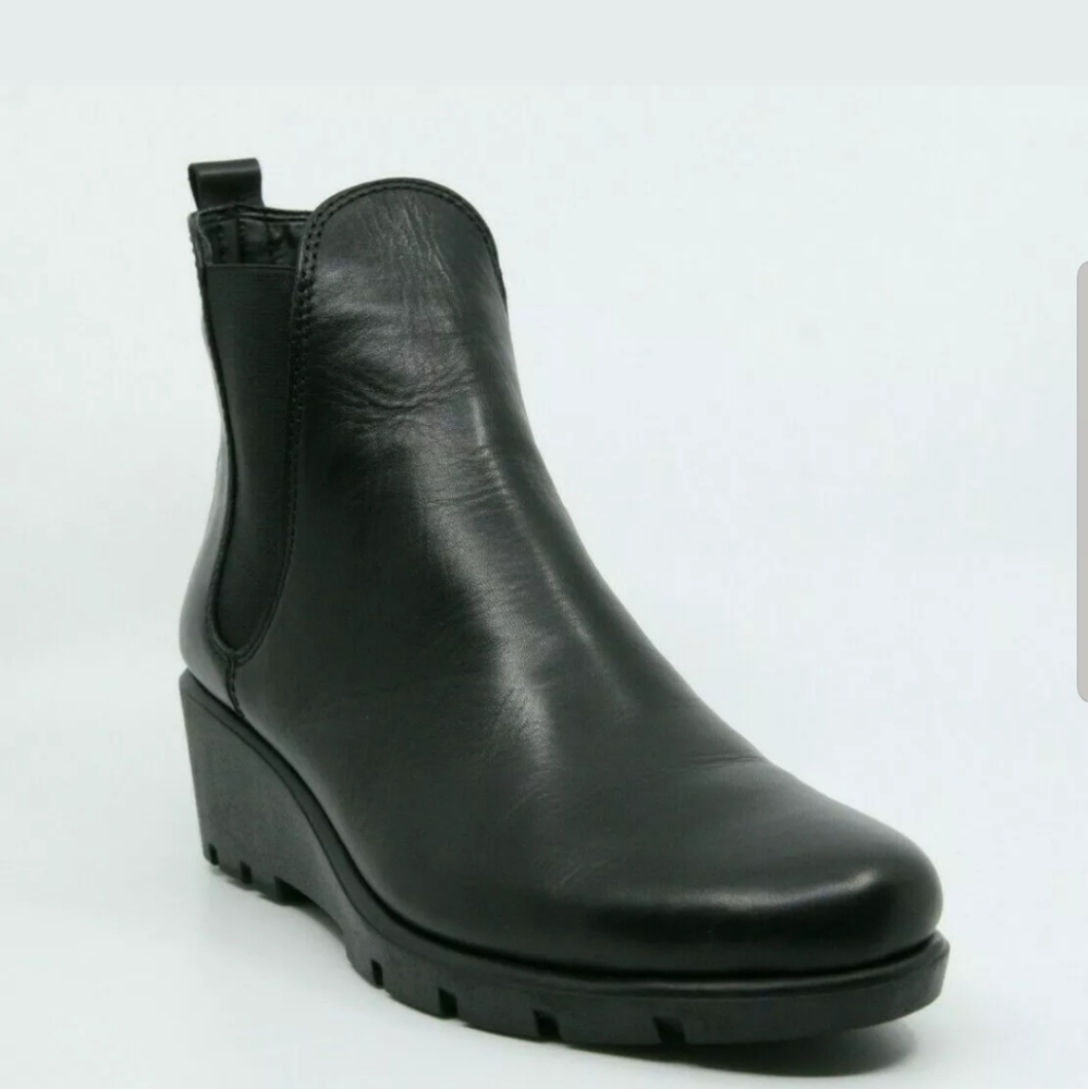 The FLEXX Women's Slimmer Chelsea Wedge Boots - Bl